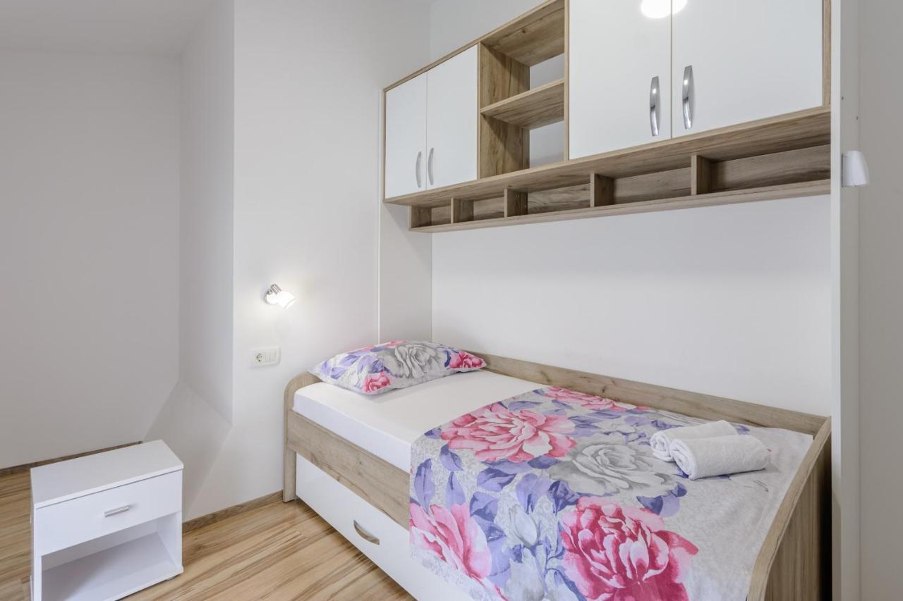 Apartments Hope Dugi Rat Kültér fotó